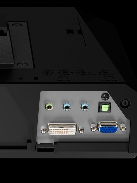 本体下部にDVD-D、D-SUB15ピンなどのPC入力のほか、音声入出力端子を装備